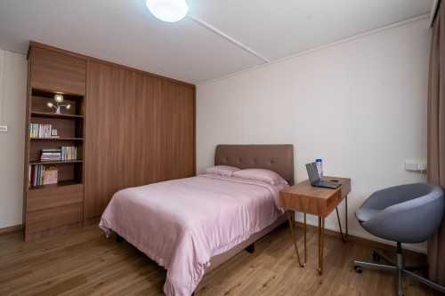 Contemporary Bedroom at Pasir Ris | 646 Pasir Ris