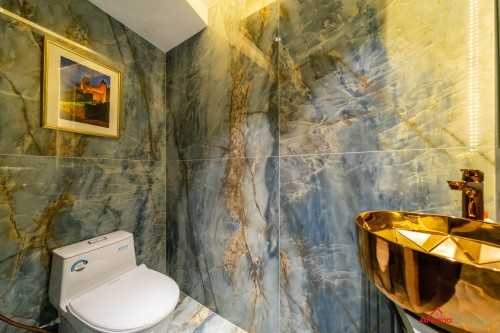 Modern Bathroom at 50 Draycott Park