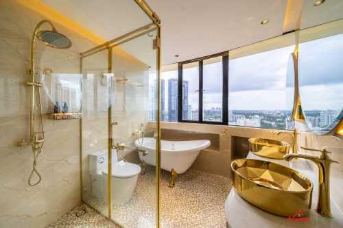 Modern Bathroom at 50 Draycott Park