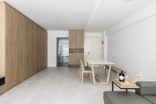 Minimalist Dining Room at 5rm Resale HDB Apartment at Punggol Central