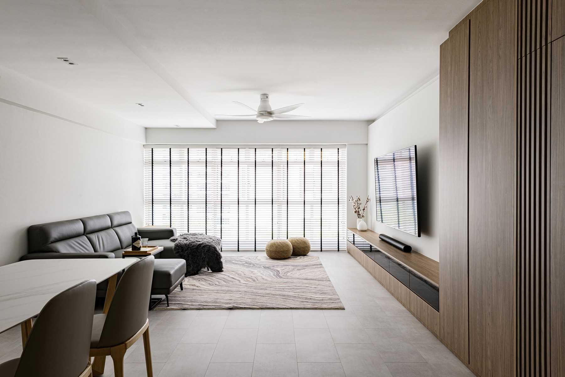 Minimalist Living Room with Settee and Countertop