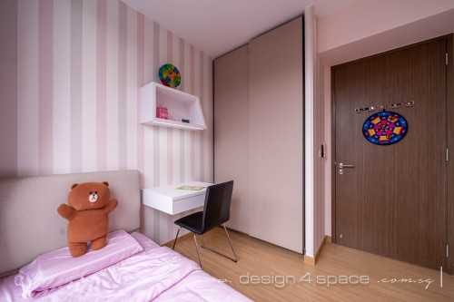 Contemporary Bedroom at Bukit Batok | Le Quest