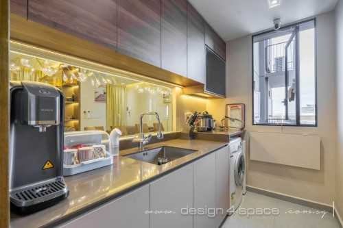 Contemporary Kitchen at Bukit Batok | Le Quest
