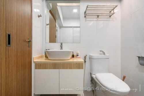 Scandinavian Bathroom at Bukit Batok | West Plains