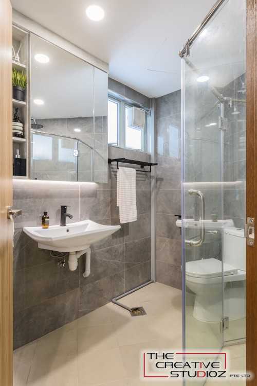 Scandinavian Bathroom at Gloucester Mansions
