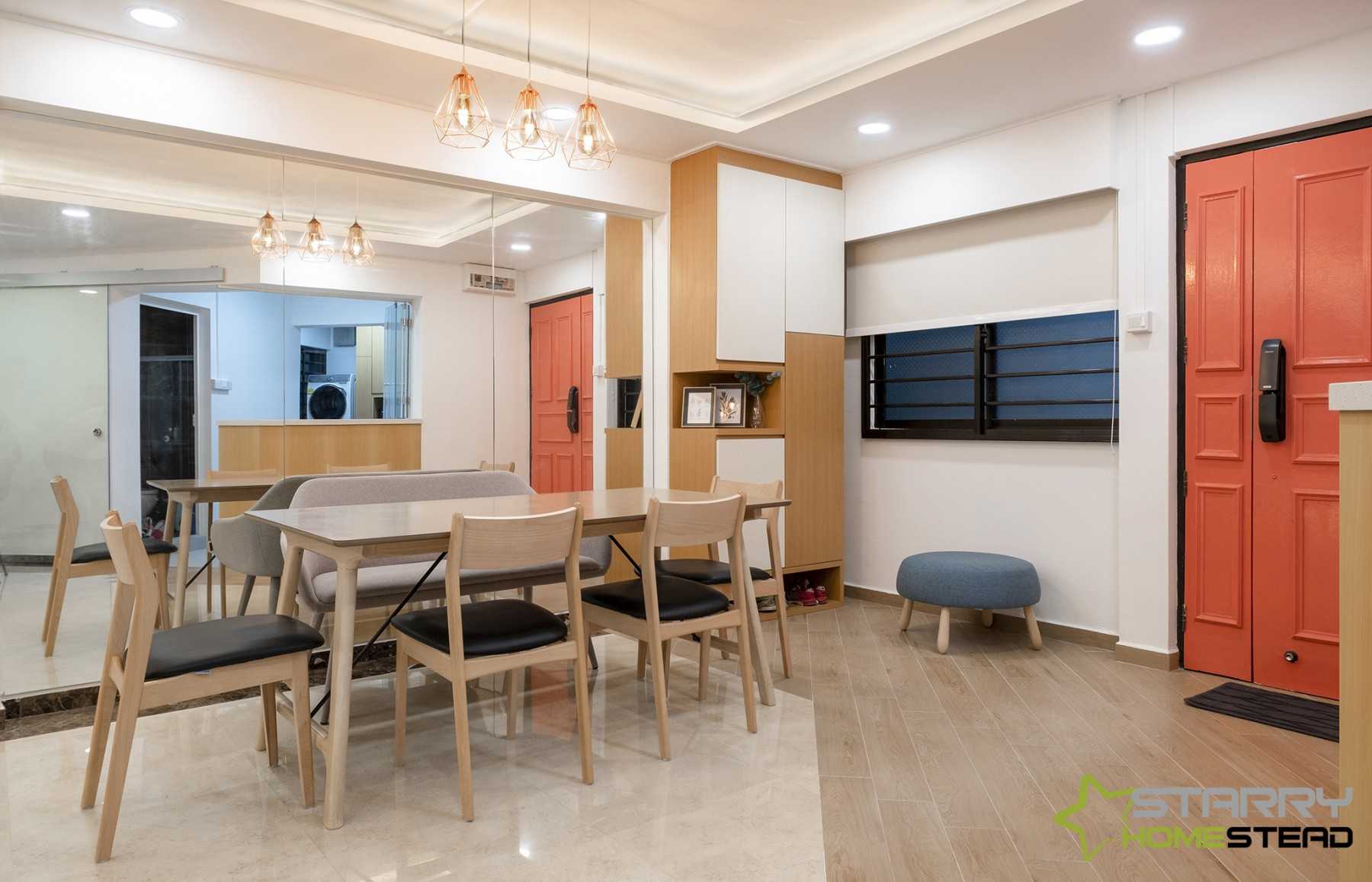 Scandinavian Dining Room with Dining Table and Dining Chairs