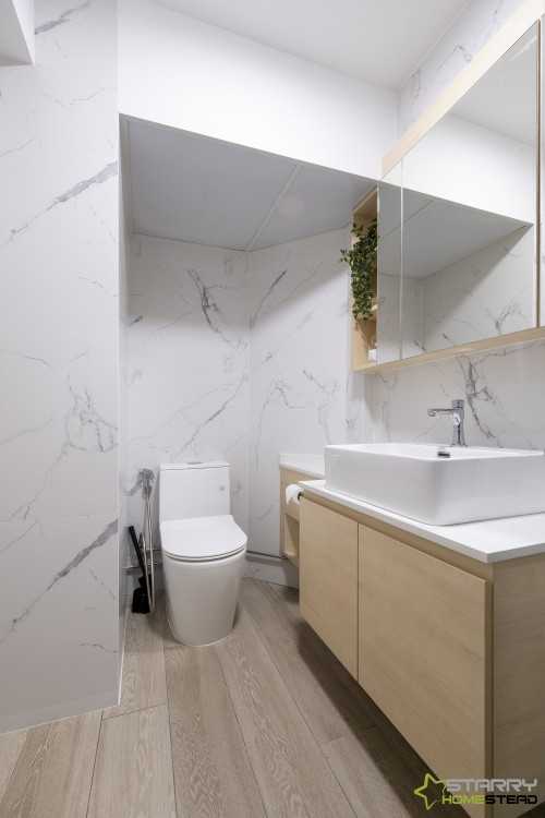 Modern Bathroom at 107 Jurong East St 13