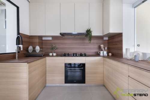 Scandinavian Courtyard at 701 Woodlands Drive 40