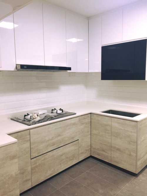 Modern Kitchen at Woodland cresent blk 772