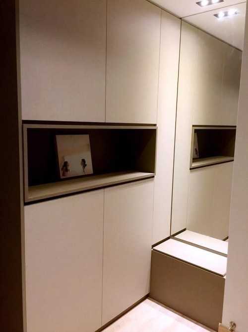 Modern Entryway at Woodland cresent blk 772