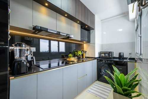 Modern Kitchen at Northshore II