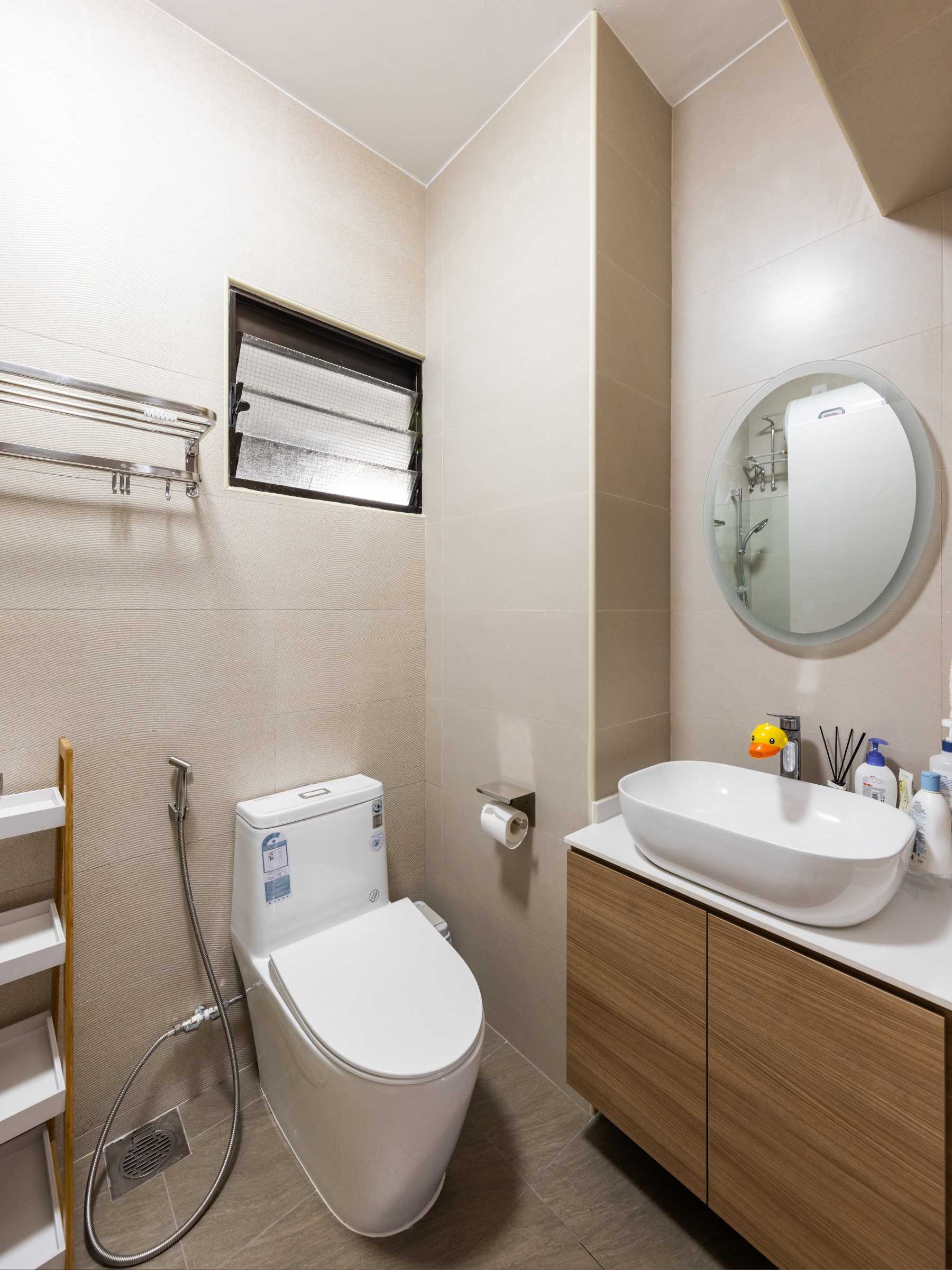Scandinavian Bathroom with Countertop and Mirror