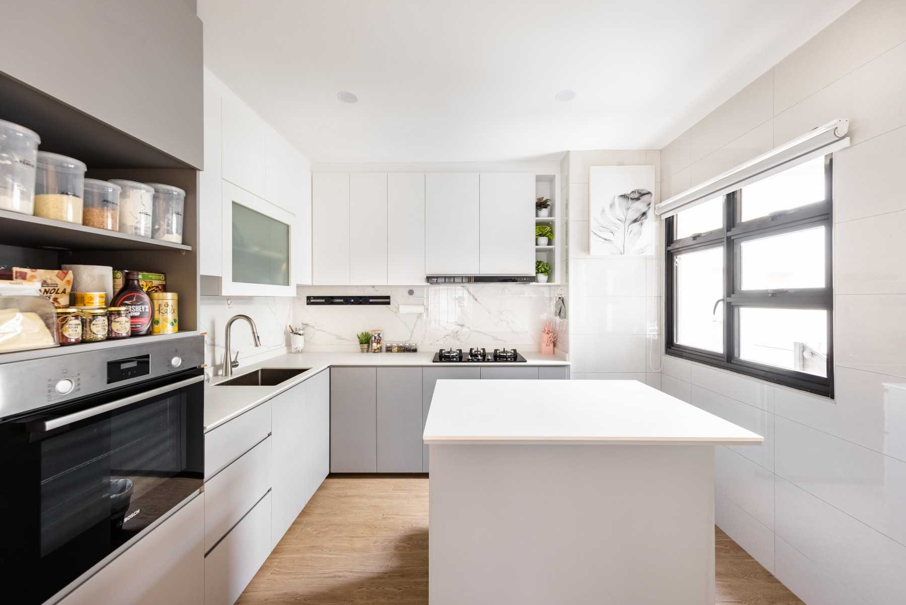 Scandinavian Kitchen with Countertop and Kitchen Island