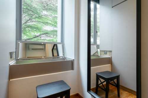 Contemporary Walk-in Wardrobe at Westcoast | Carabelle