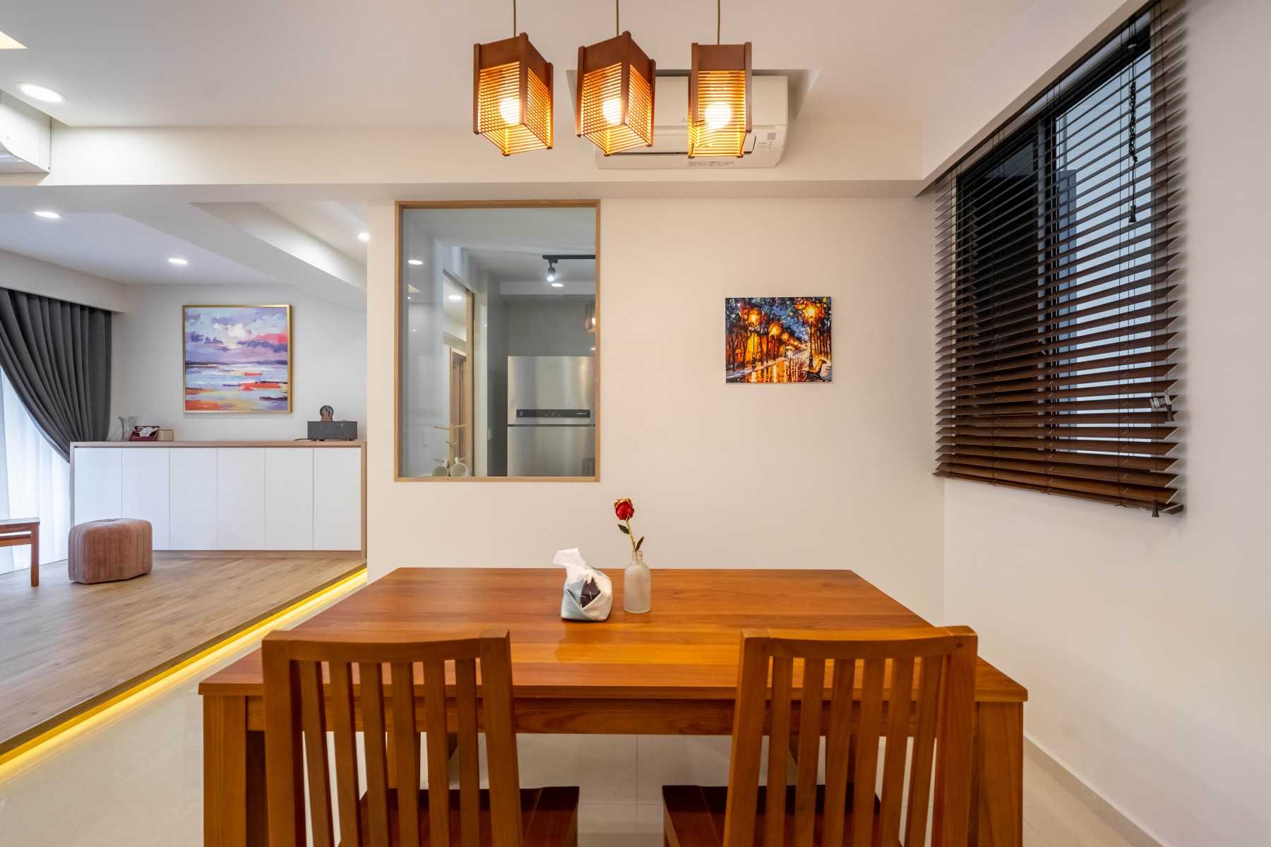 Modern Dining Room with Chandelier and Dining Table