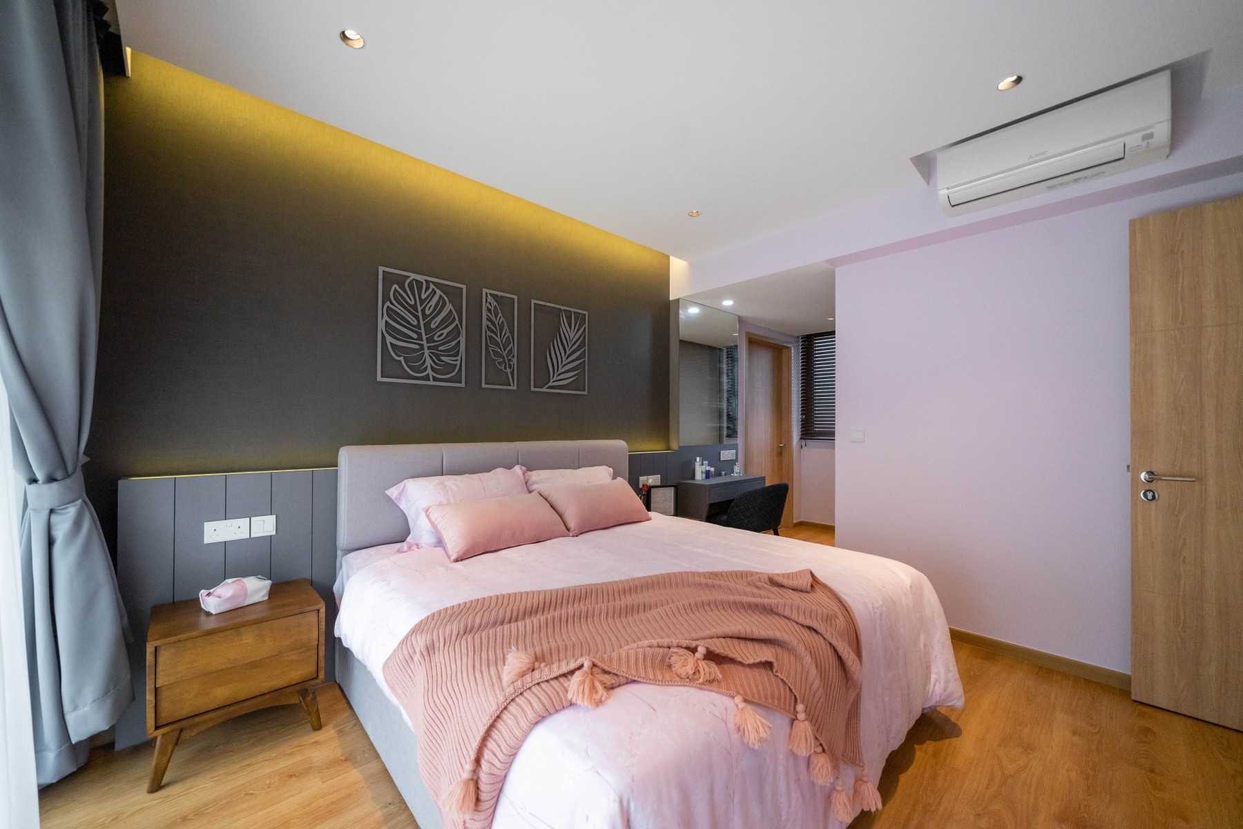 Modern Bedroom with Vinyl Flooring and Parquet Floor
