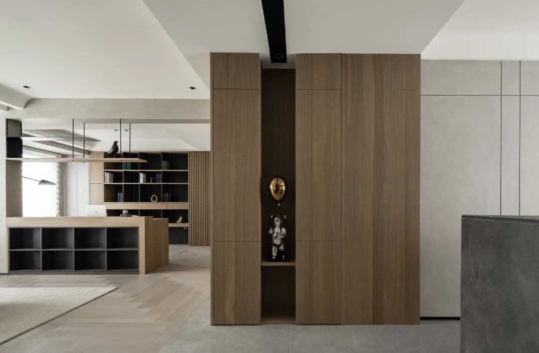 Contemporary Foyer with Vinyl Flooring and Homogeneous Tiles