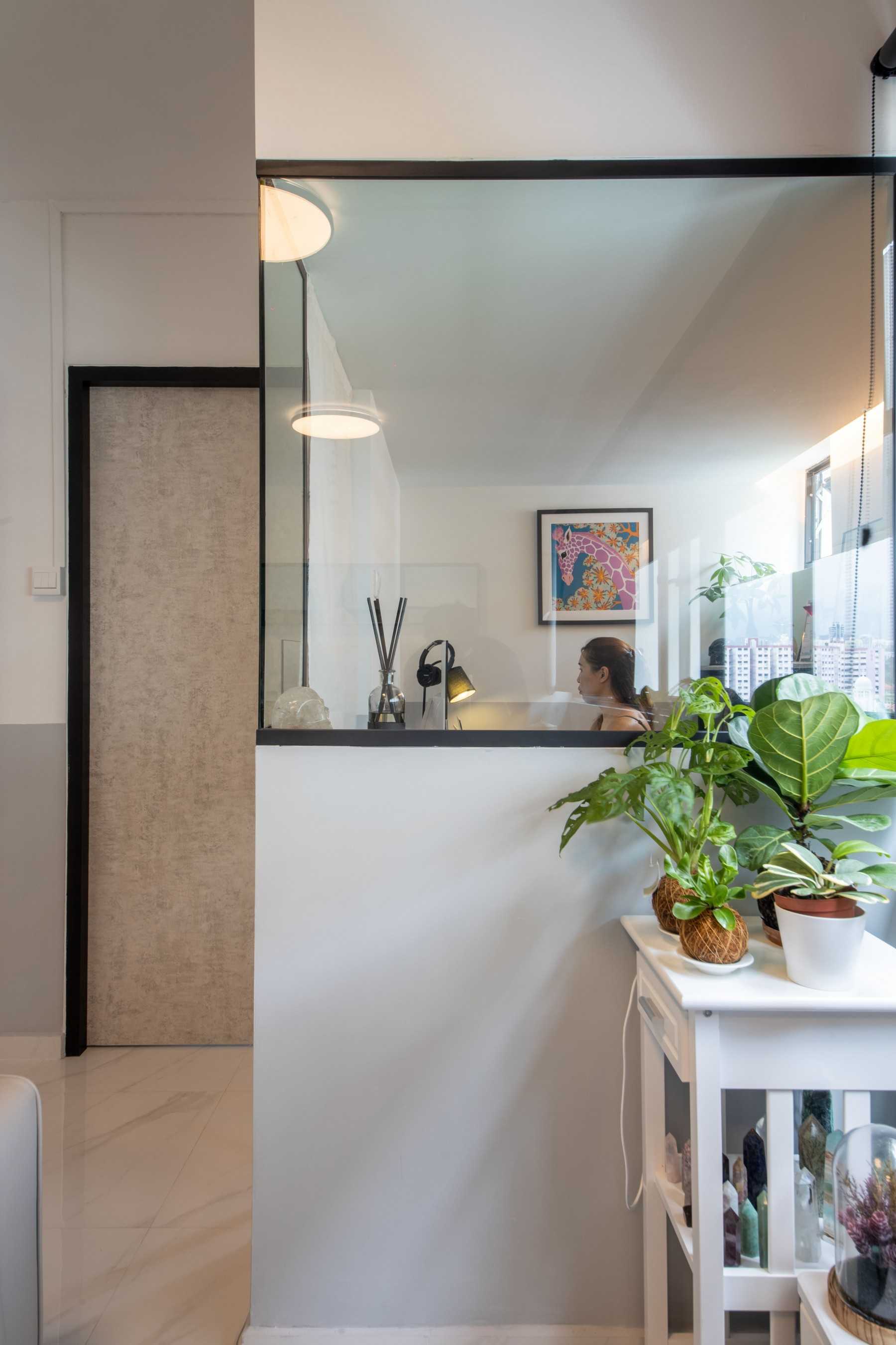 Modern Study with Ceiling Light and Lighting