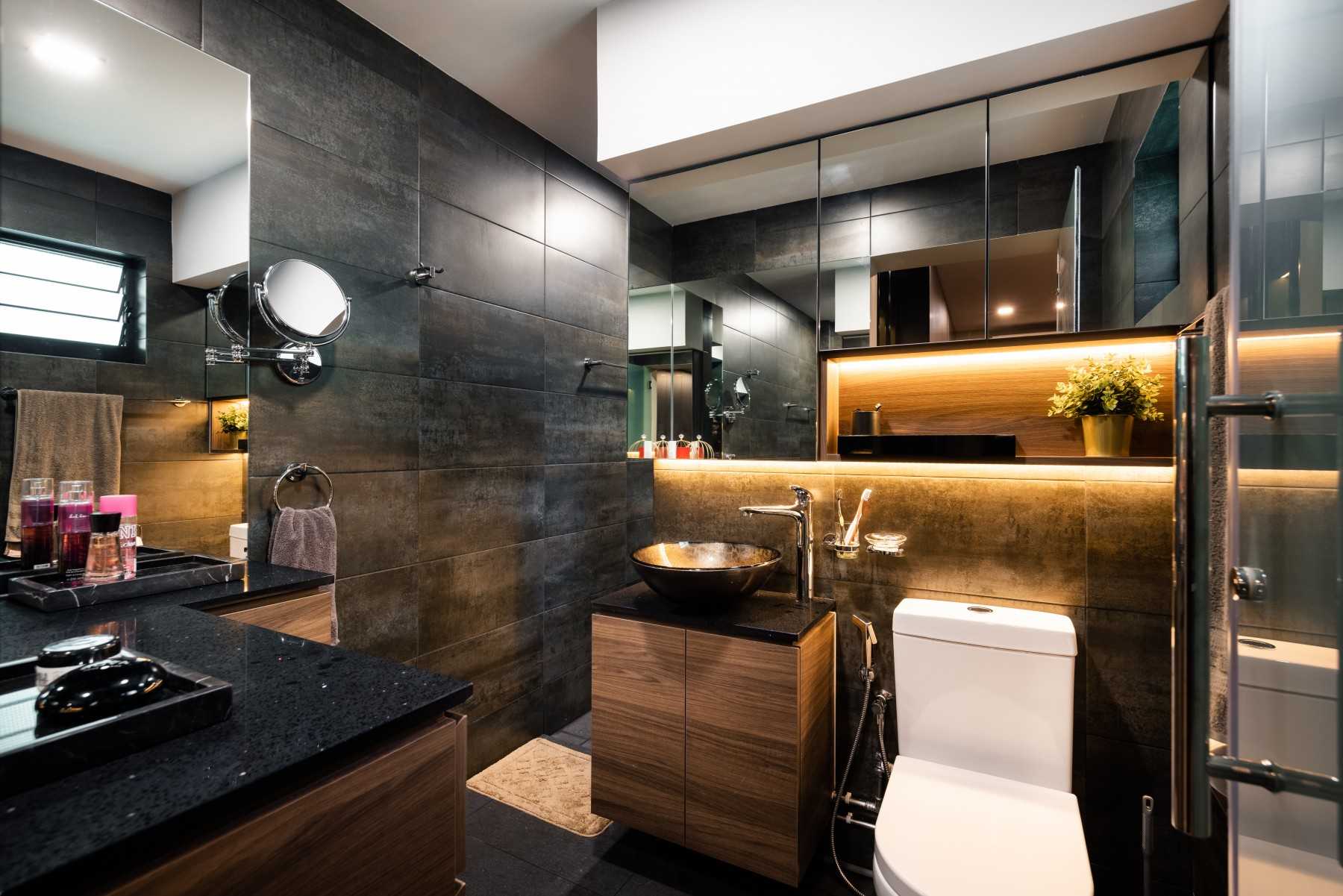Contemporary Bathroom with Countertop and Granite Floor
