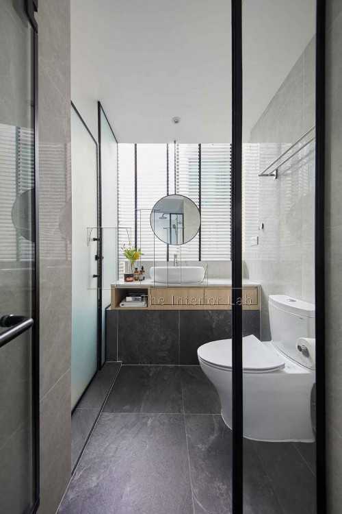 Scandinavian Bathroom at One North Gateway