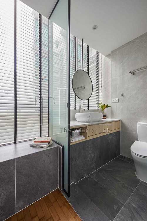 Scandinavian Bathroom at One North Gateway