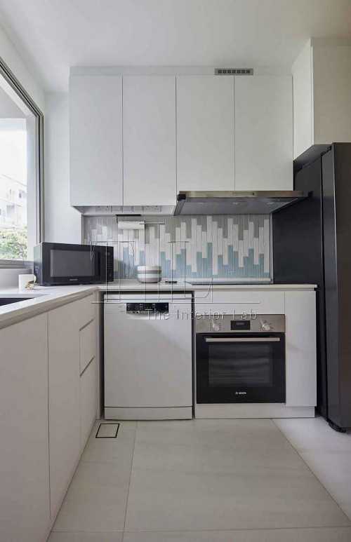 Contemporary Kitchen at Le Merritt