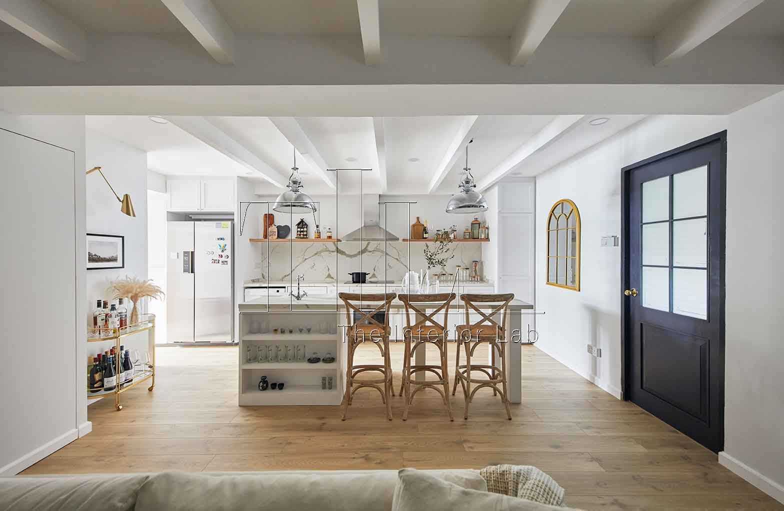 Country Kitchen with Parquet Floor and Kitchen Island