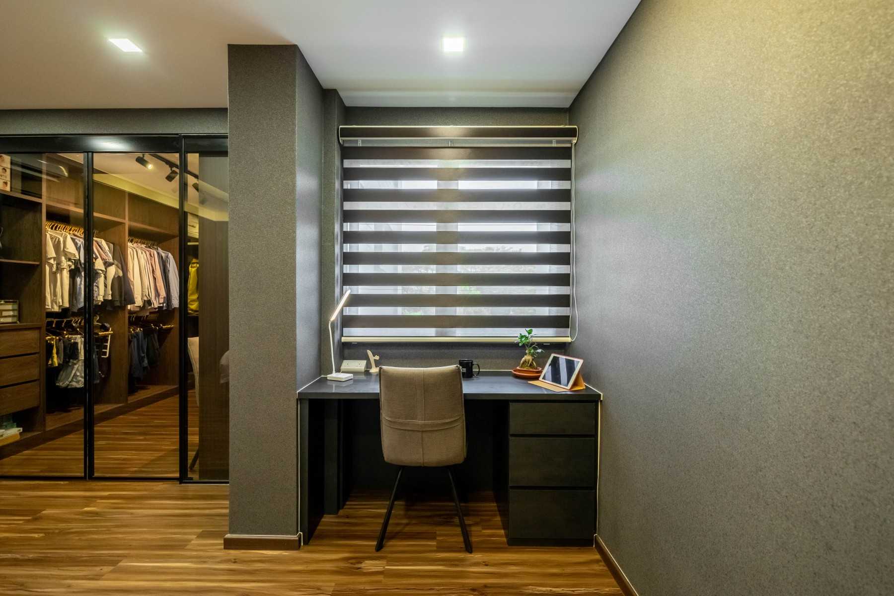 Modern Bedroom with Vinyl Flooring and Wardrobe