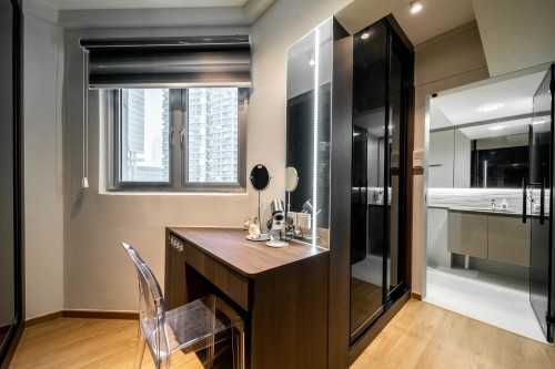 Contemporary Walk-in Wardrobe at Jurong East | 201 Jurong East
