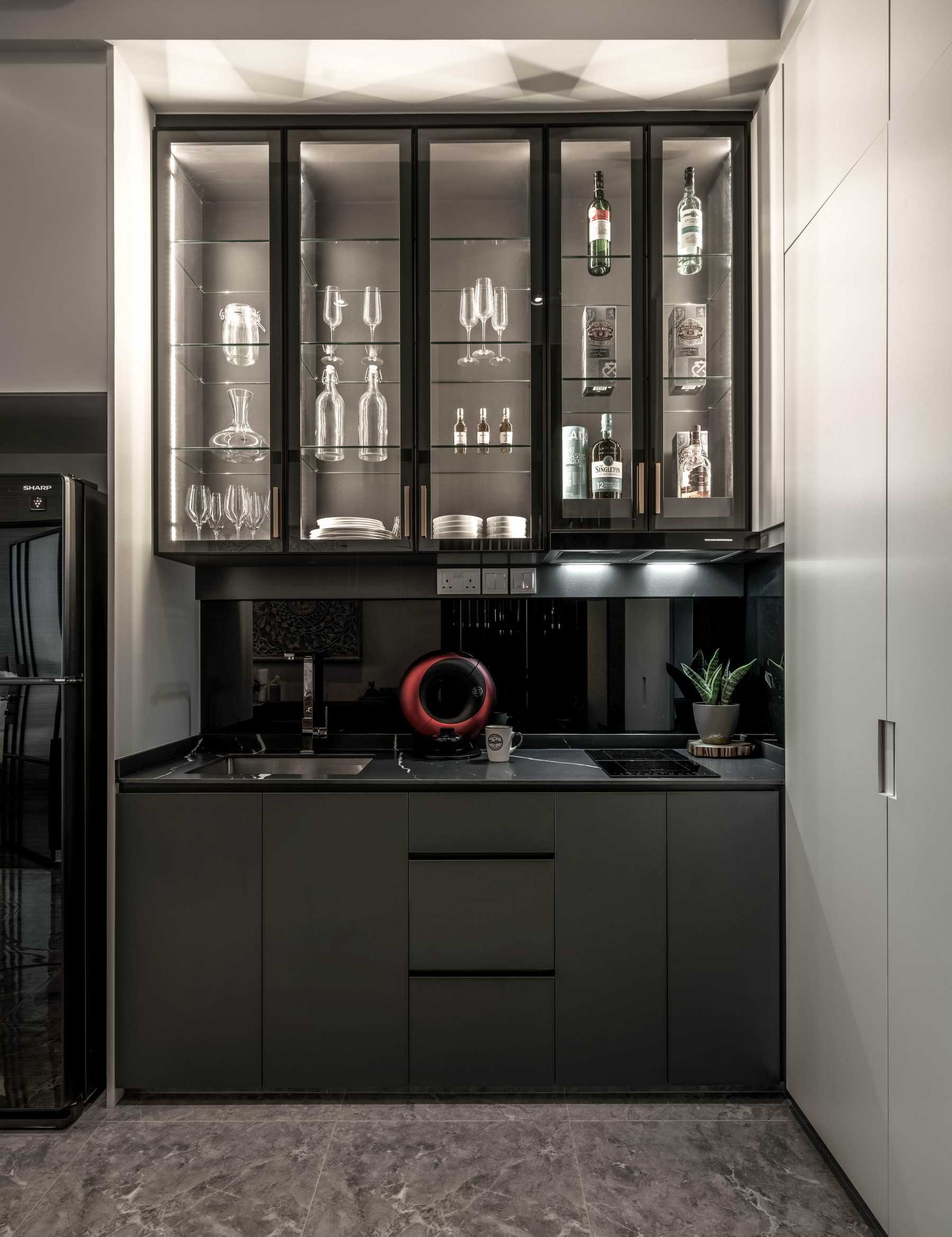 Contemporary Kitchen with Kitchen Tap and Kitchen Cabinets