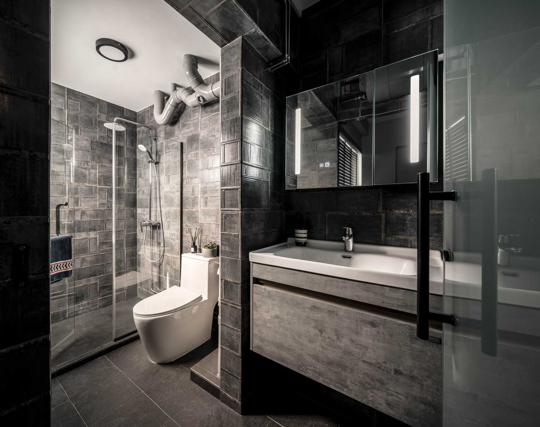Modern Bathroom with Rainshower and Showers