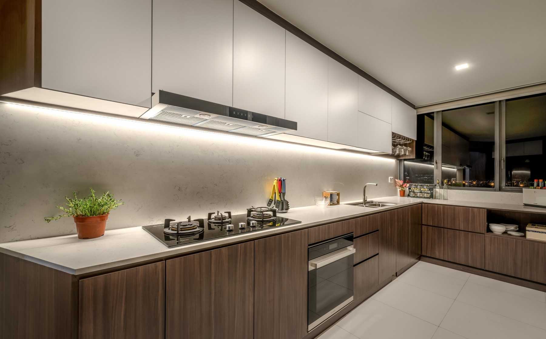 Modern Kitchen with Countertop and Vinyl Flooring