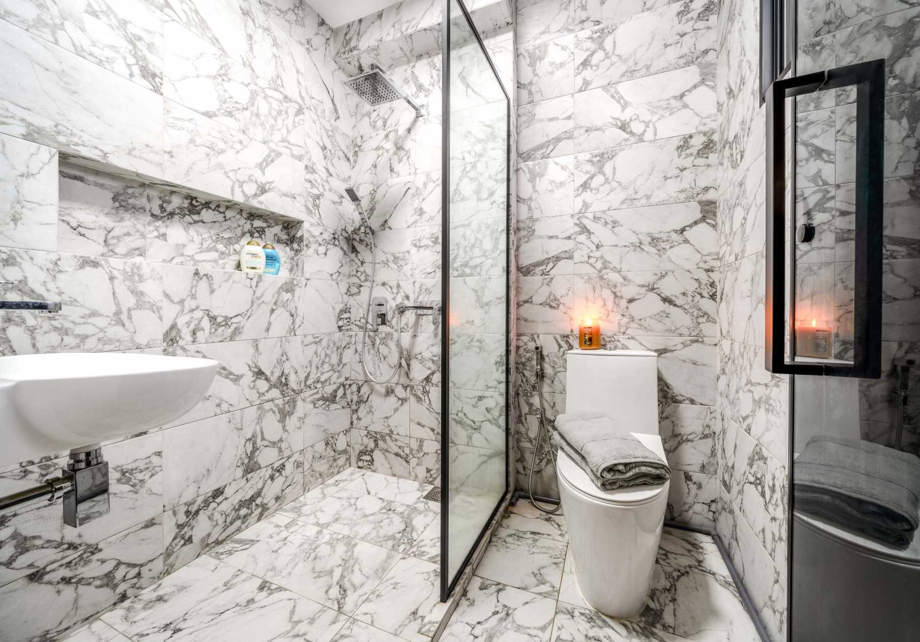 Modern Bathroom with Marble Floor and Flooring