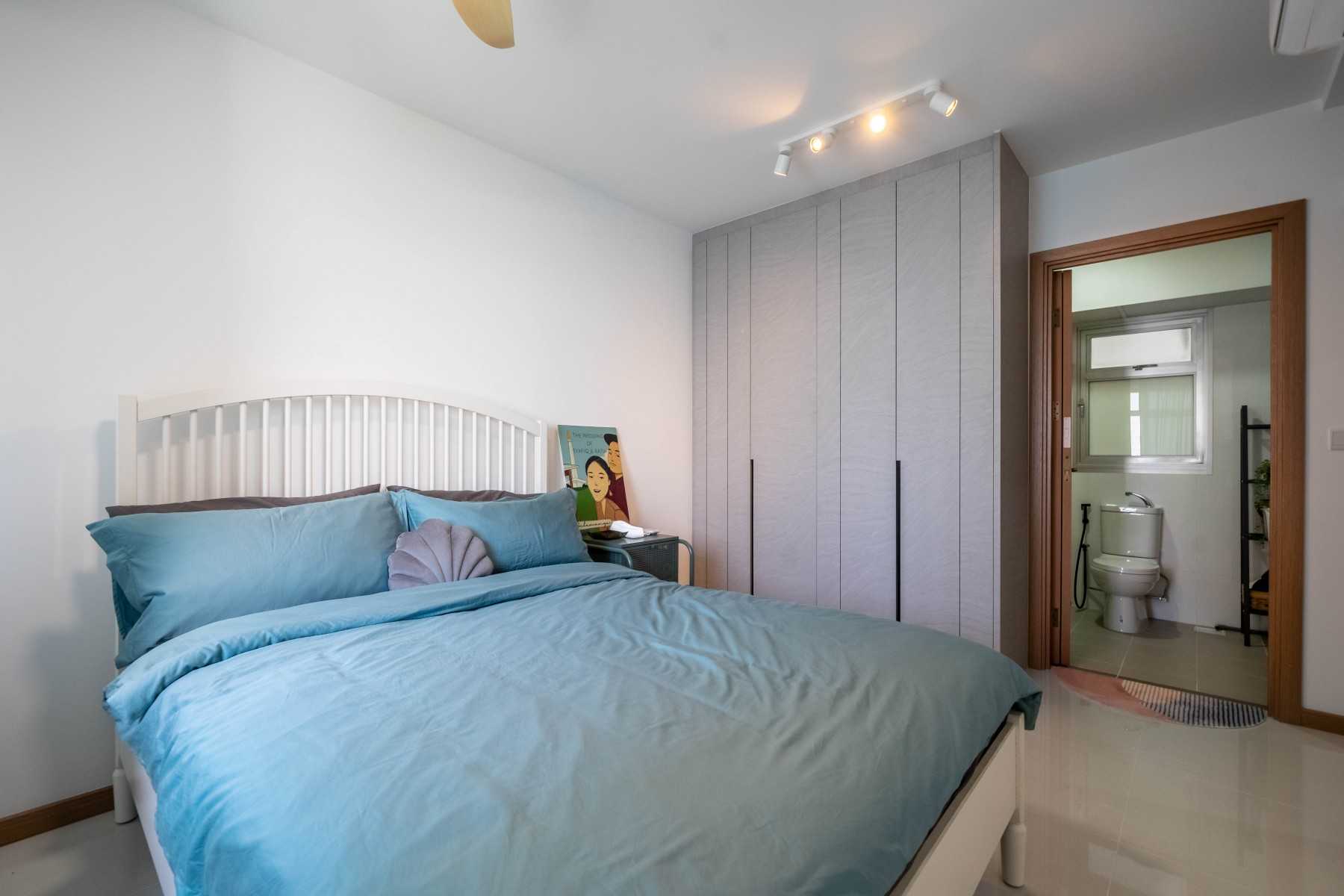 Modern Bedroom with Wardrobe and Sliding Wardrobe