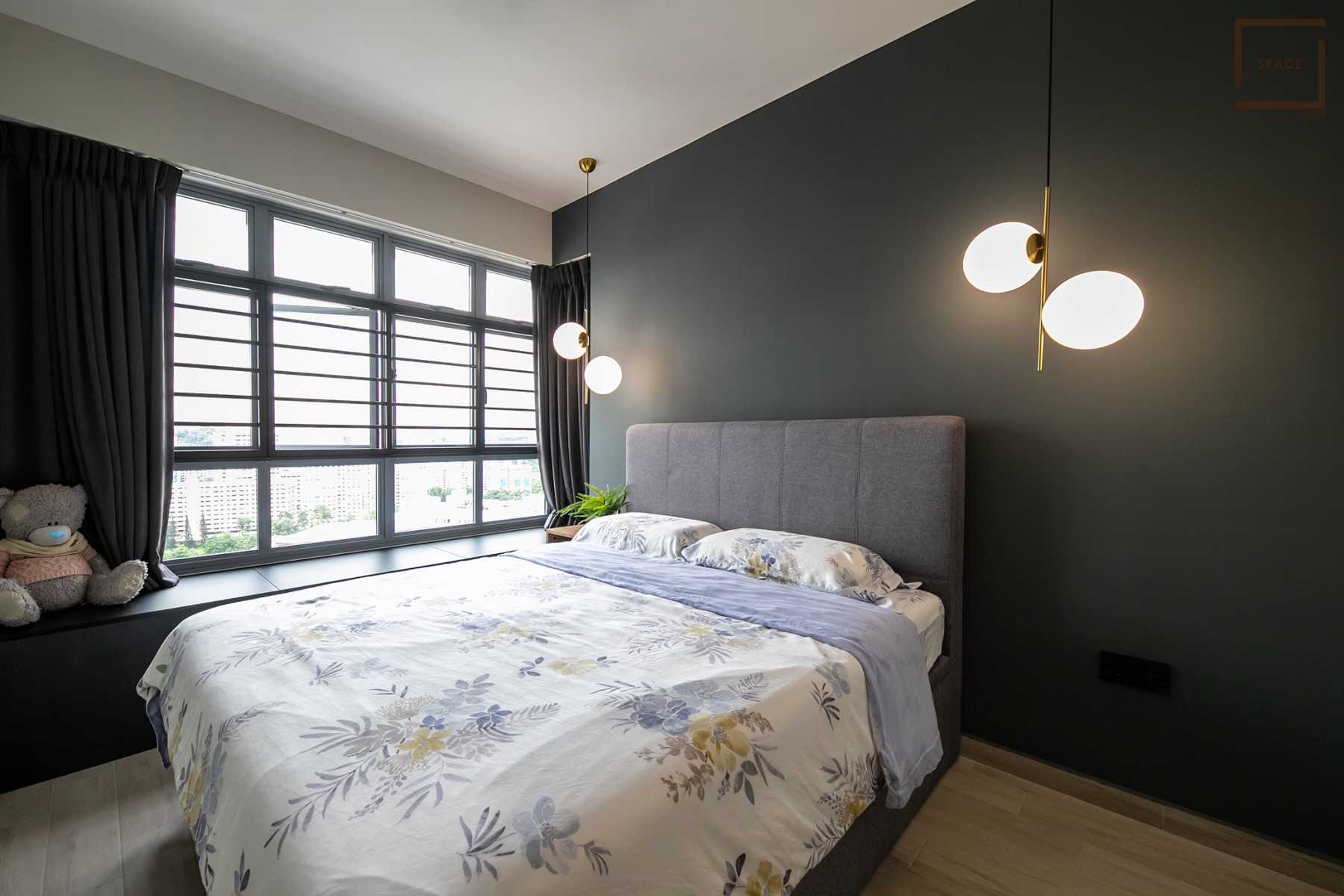 Modern Bedroom with Vinyl Flooring and Drop Light