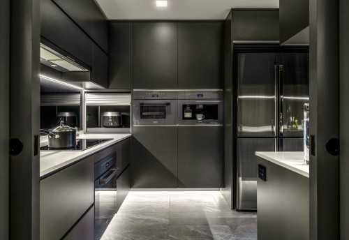 Modern Kitchen at Ocean Drive, Singapore
