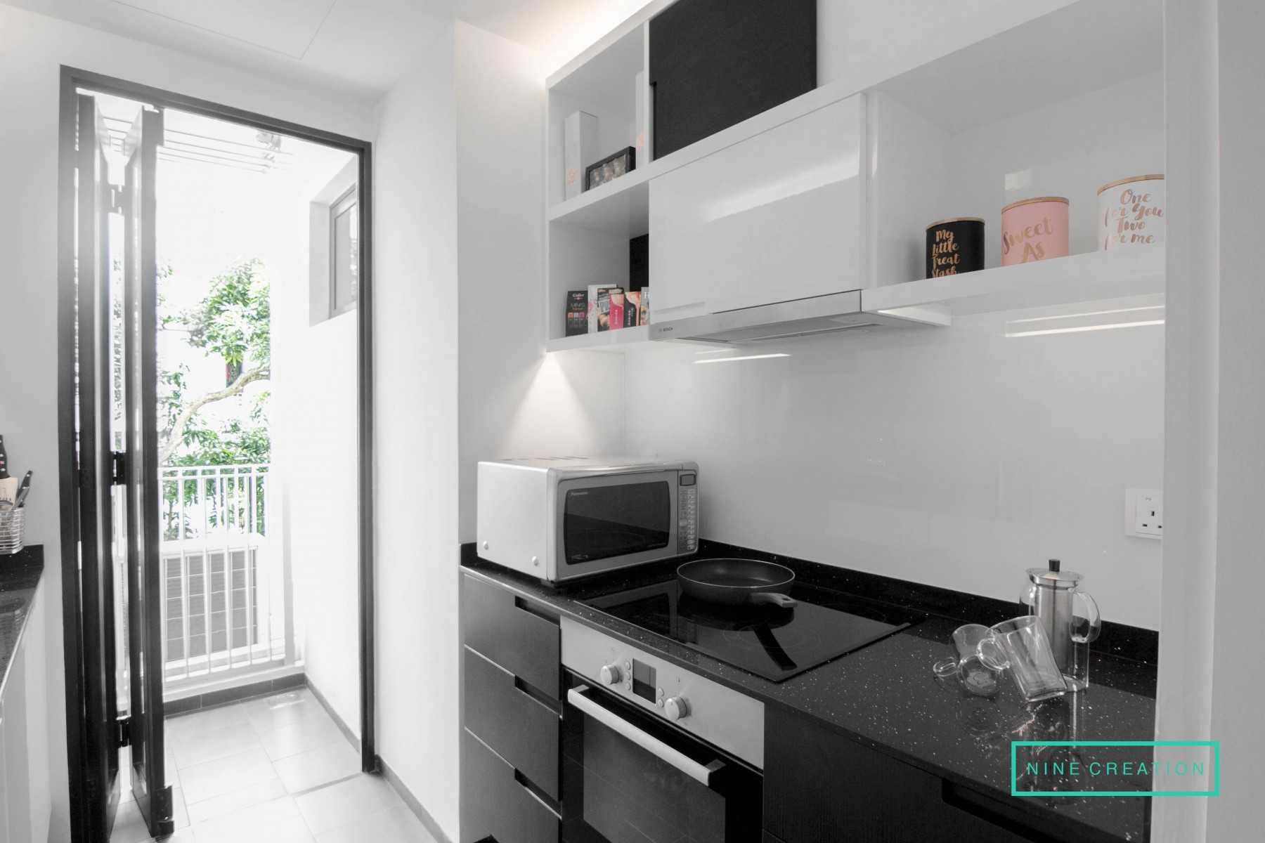 Modern Kitchen with Countertop and Parquet Floor