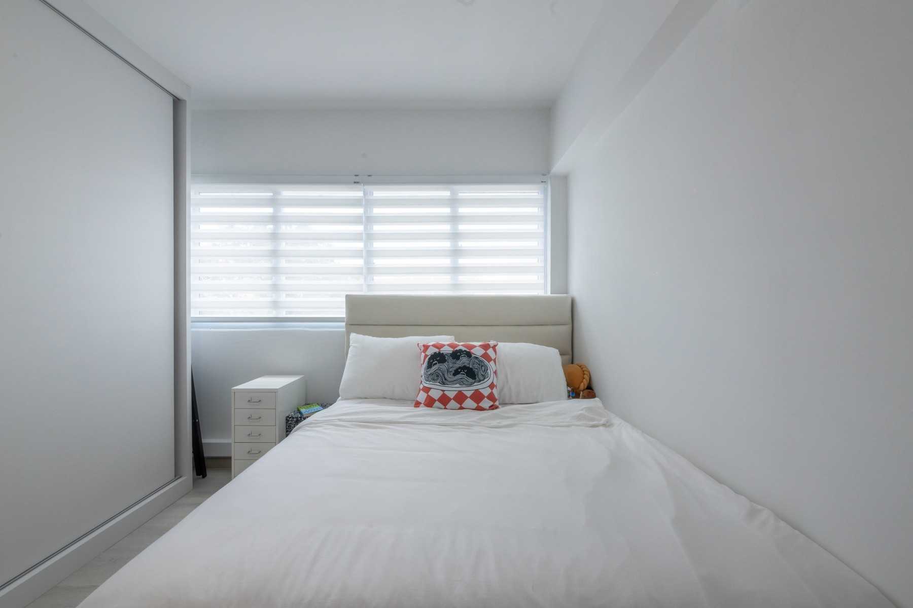 Scandinavian Bedroom with Vinyl Flooring and Wardrobe
