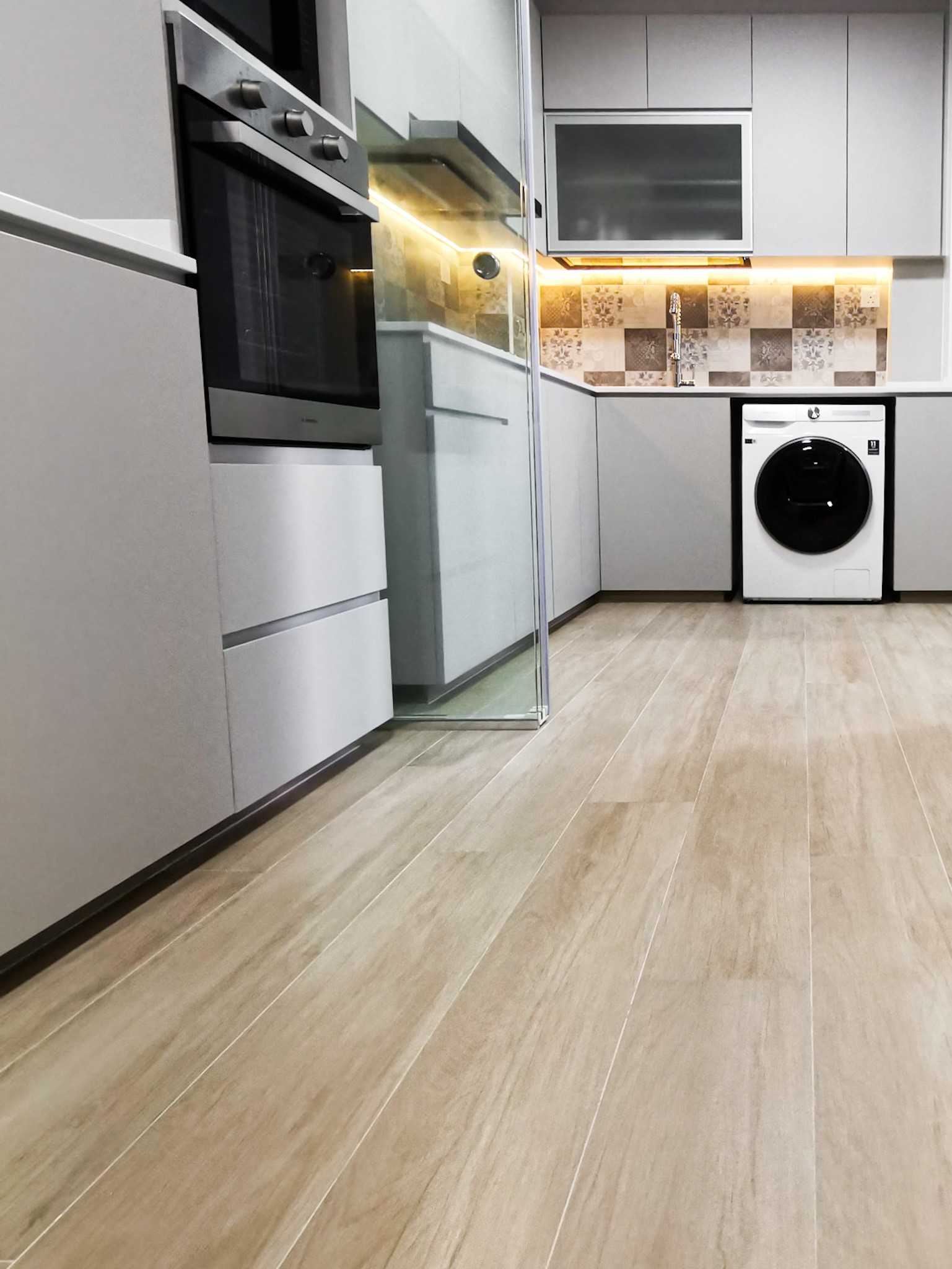 Scandinavian Kitchen with Countertop and Homogeneous Tiles