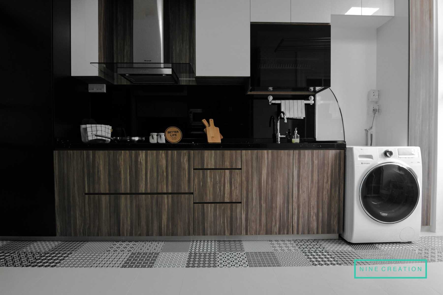 Scandinavian Kitchen with Countertop and Homogeneous Tiles