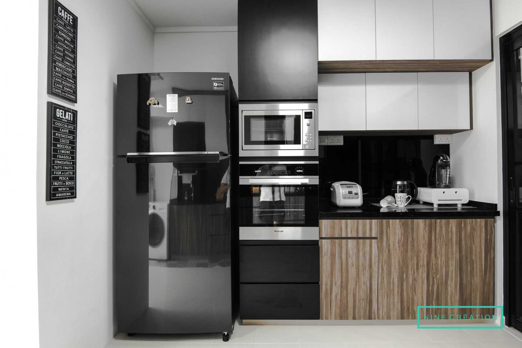 Scandinavian Kitchen with Countertop and Homogeneous Tiles