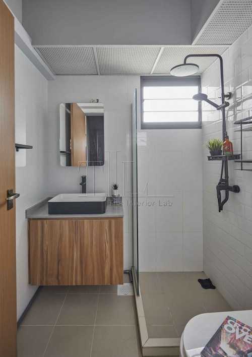 Contemporary Bathroom at Skyparc @ Dawson