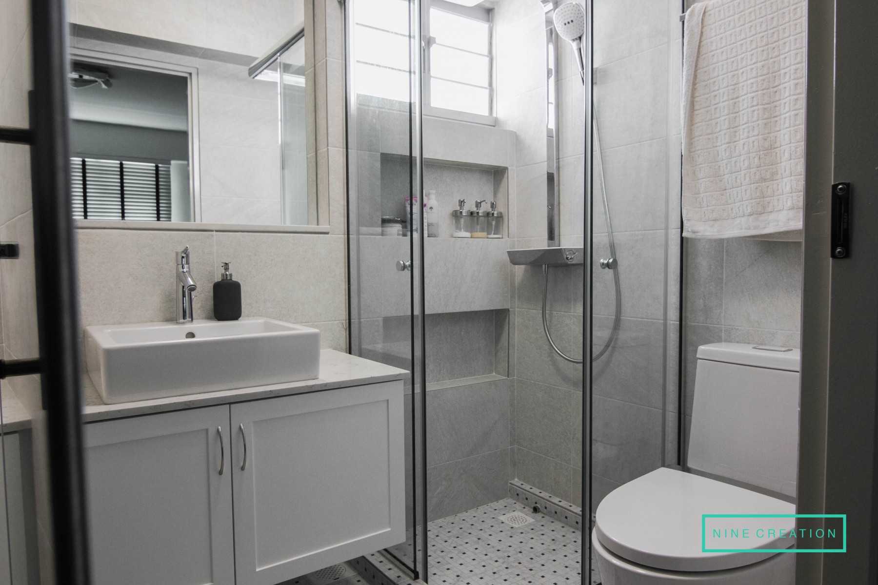 Contemporary Bathroom with Vanity Counter and Shower Screen