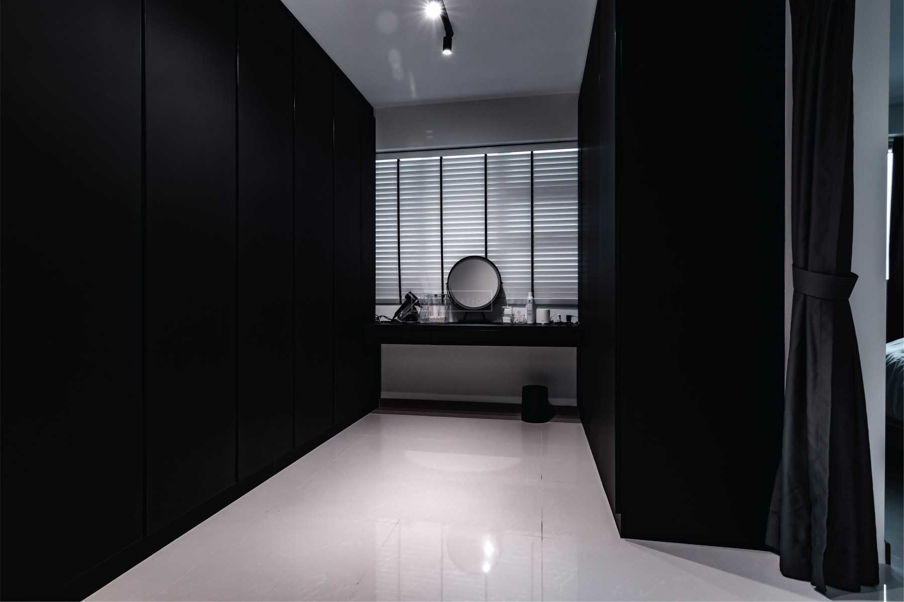Modern Bedroom with Wardrobe and Closet