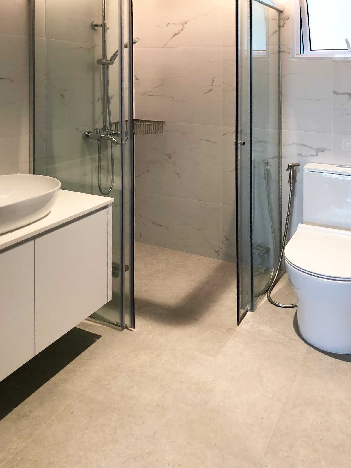 Modern Bathroom with Mirror and Shower Screen