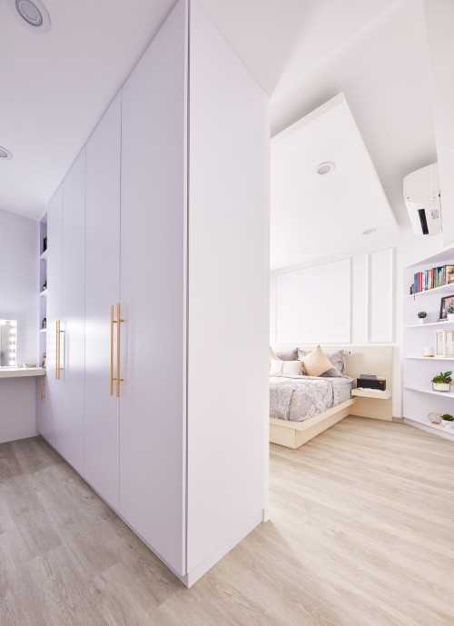 Contemporary Bedroom at 611 Yishun