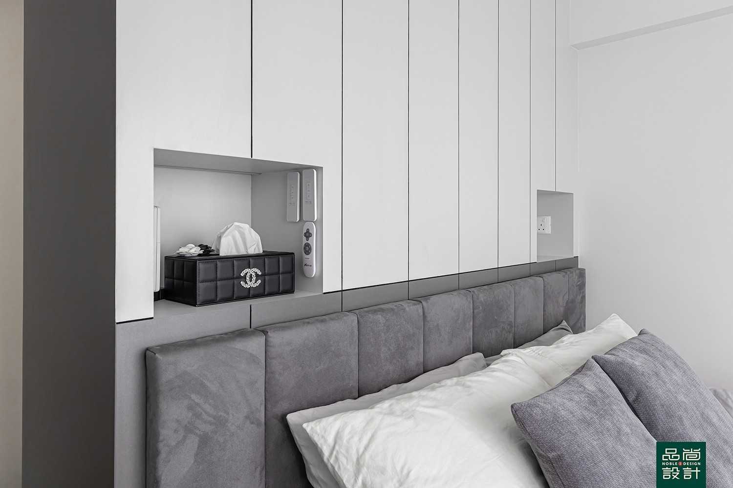 Modern Bedroom with Feature Wall and Wardrobe