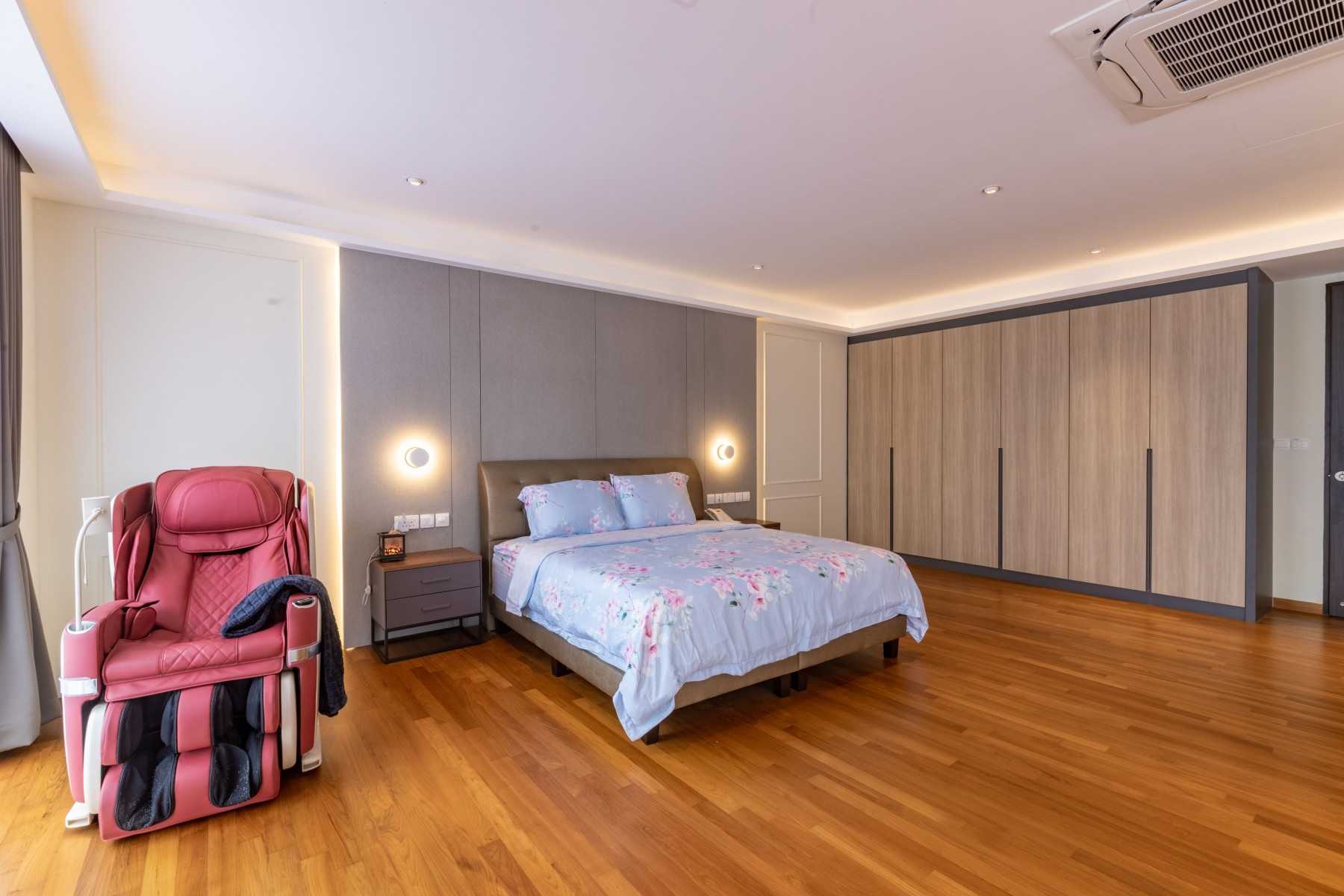 Modern Bedroom with Vinyl Flooring and Cove Lighting