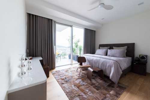 Modern Bedroom at Reflection @ Keppel Bay
