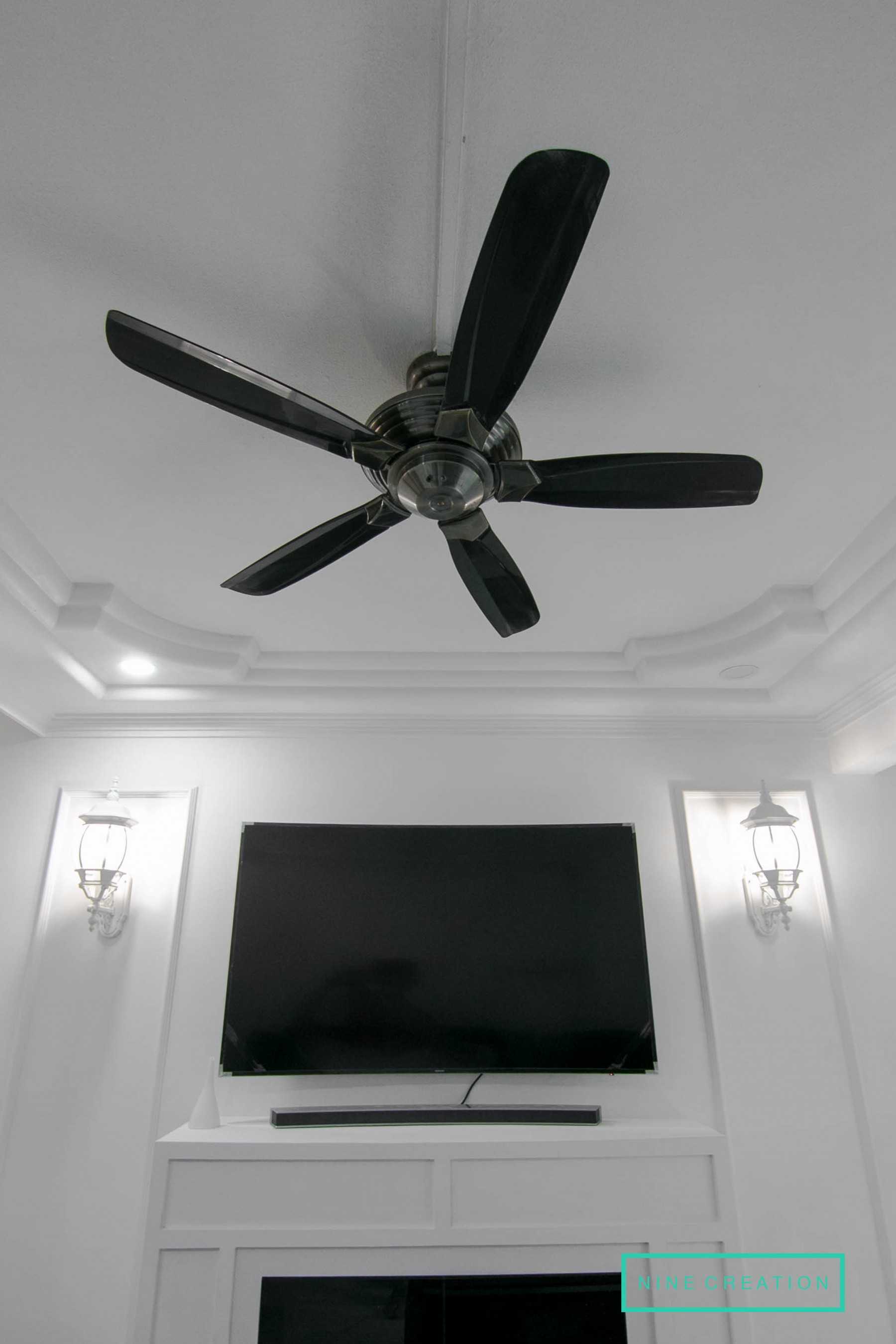 Vintage Living Room with Feature Wall and Ceiling Fan